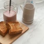 🍓ᴏᴜᴄʜɪ﻿いちご食べたいけど、高いよね…﻿毎回買ってたらおうちカフェで金欠なるから﻿我慢してたんやけど、見切り品のいちご﻿発見して即getした！笑﻿﻿﻿早めに消費しなき…のInstagram画像