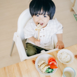 前回はヴィーガンのベジ餃子だったけど今回はお肉のマッスル餃子！タンパク質1.5倍カロリー・糖質50％ＯＦＦ脂質88％ＯＦＦ食物繊維通常の5倍お肉は鳥のササミを使用していて糖…のInstagram画像