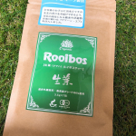 株式会社TIGERさまの「オーガニック 生葉（ナマハ）ルイボスティー」を飲んでいます♪『生葉』というのは、蒸気を使うことであえて発酵をとめ、日本の緑茶のような製法で作られたルイボスティーなんだとか…のInstagram画像