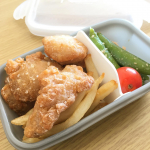 #小盛さん #中盛さん #小森樹脂 #monipla #komorijushi_fan小盛さんのお弁当☺️ご飯のおかず、おにぎり一個分の小さめお弁当です。幼稚園くらいの子供とか少食女子…のInstagram画像