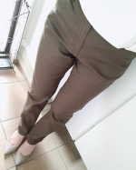 ニッセンのテーパードパンツはコスパなのに履き心地良き！伸びも良くて股上も深めで背中が見えにくい！長さも159センチMサイズでちょうどな感じです^ - ^スキニーほど細くなく、ストレート…のInstagram画像