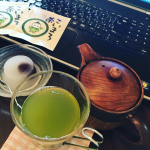 テレワークやおうちワークの合間にちょっといっぷく🍵急須で入れたこいまろ茶が美味しい！濃い緑色だけど、まろやかな味🍵若蒸し前茶の爽やかな香味深蒸し前茶のまろやかな味わい…のInstagram画像