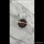 【Butterfly Pea Tea〜アンチエイジング】動画パターンです♥今日も1日おつかれさまです💙澄みわたるエーゲ海のように美しいブルーカラーのお茶をいただくのが大好きです💖…のInstagram画像
