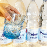 ____長いおうち時間にお水をよく飲んでます！Prolomvoda 1.5L × 6本　が届いたよ。@prolom_voda セルビアで医師がすすめる健康をサポートする高ア…のInstagram画像
