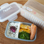 【小盛さんのドームランチボックス】をお試ししました🍱小盛り、中盛り、大盛りとあります💡小盛りだと、本体2分の1に入るご飯の量がコンビニおにぎり1個分なのだそう✨主人のお弁当の残…のInstagram画像