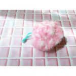 アストさんのくるりんクリーン💖もふもふちんまりとした可愛いビジュアルながら、実はお掃除道具！水だけで、水回りのカビ・ぬめり・水垢、その他もろもろ綺麗にお掃除できるんです😳✨ 洗剤をいちいち取り…のInstagram画像