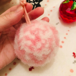 くるりんクリーンのピンク色を使ってみました。エステル繊維を使ったお掃除グッツです。お水だけで汚れを落とせます。もちろん、洗剤も使えます。プラスチックやガラス、銅・アルミ、ステンレス、…のInstagram画像