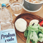 まろやかで常温でも美味しいお水！健康志向の方におすすめの↓Prolomvodaプロロムヴォーダは、高アルカリ性（pH8, 8）のミネラルウォーターです🤗スーッと染み入る…のInstagram画像