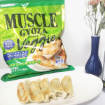 ..．＼マッスルギョーザでお馴染みの信栄食品様から新商品が発売／．お肉を一切使わない『マッスルギョーザベジ』．．お肉の代わりに大豆ミートを使用しています。動物性原材…のInstagram画像
