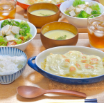 【今日の夕食】・グラタン・豆腐サラダ・コーンスープ・ごはん今日の夕食は簡単にグラタン😊🌼レシピは一度postしたものです！レンジで10分あれば下ごしらえできます♡ご…のInstagram画像