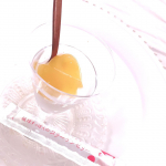＊＊＊＊＊＊＊＊＊＊＊＊＊＊＊＊ 累計売上2,200万本突破のぷるぷる美容ゼリーの「琉球すっぽんのコラーゲンゼリー」で夏の冷たいおやつ。ヨーグルトに乗せただけだけど、コラーケ…のInstagram画像