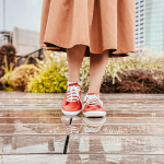 今日みたいに雨の降っている日に活躍するのがヒラキ @hiraki_official のレディースレインシューズ👟.普通のスニーカーにしか見えない見た目が可愛すぎる！💕.なんと【1,38…のInstagram画像