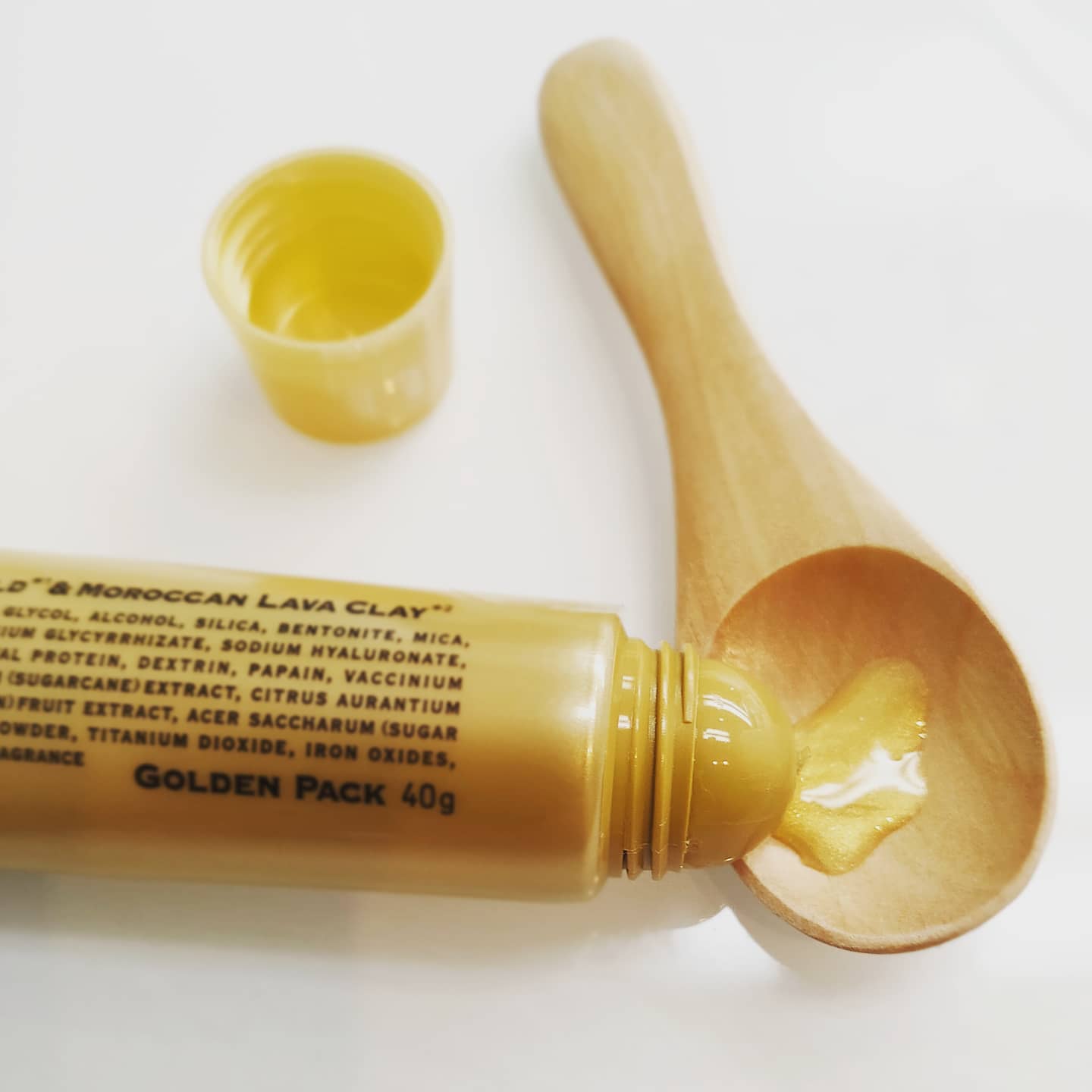 口コミ投稿：「OK GOLDEN PACK（毛穴洗顔パック）」..キラキラの金色が印象的な、塗ってはがすタ…