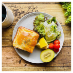 🥪﻿八天堂﻿とろける食パン﻿﻿﻿今日の朝食は、八天堂のとろける食パンでハムチーズトースト﻿﻿そのまま食べてもめちゃくちゃおいしいんですが、今回はハムとチーズをのっけてトース…のInstagram画像