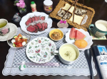 今日のおうち#夜ご飯 は#ローストビーフ だよ🐱💖八天堂さんの#とろける食パン も美味しい✨香り豊かで、本当にとろける様な食感と優しい甘みが絶妙です♬毎日、ご飯が美味しいのが幸せ💕…のInstagram画像