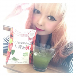 🍓苺の王様👑あまうおの果汁パウダー使用の🍓✧︎『ｽｯｷﾘ美味しい苺の青汁』@isdg_japan ✧︎鹿児島県産の飲みやすさを追求した！大麦若葉に！福岡県産のあまうお果汁パウダー🍓…のInstagram画像