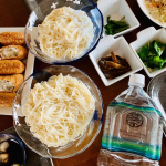 美味しいお水で麺料理♬岩深水　2Lペットボトルを使って素麺と北海道、釧路の名物スパカツを再現して作ってみました😊滋賀県岩間山から偶然発見されたという天然水。原水のおいしさそ…のInstagram画像