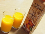 キオス島とギリシャの契約農家から仕入れたオレンジを使用し、 搾った果汁をそのまま無菌充填でパック詰めしたストレートジュース『キオス・ガーデンズ 100%ストレート オレンジジュース』☆彡濃縮還…のInstagram画像