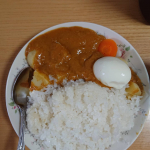 なんにでもあうカレーをモニターさせていただきました(^ー^)ガッツリシーフードカレーにしました♥️お味はとても美味しかったのですが、辛さを選べると嬉しかったです💦ちょっと辛かった💦次に試す時は…のInstagram画像