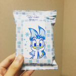パッケージがデイジーになっていて、可愛いです❤マスクをしていると顔が蒸れてくるので、シートで拭くとひんやりしてとても気持ちいいです。これからの季節に活躍してくれそうです！#顔汗…のInstagram画像
