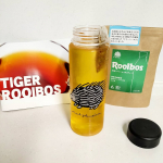 TIGER 生葉ルイボスティー﻿﻿500mlペットボトル専用水出しティーバッグ﻿﻿﻿﻿﻿﻿これからの季節にとっても便利な﻿﻿水出し用のティーバッグ♥﻿﻿﻿﻿﻿﻿縦長なの…のInstagram画像