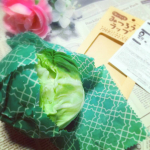 株式会社KAWAGUCHIさんから、みつろうラップを作れる、布地みつろうセットを頂いたので作ってみましたー☺☺このセットがあれば25×25cmのみつろうラップが1枚作れます！(ちなみにみつろう3…のInstagram画像