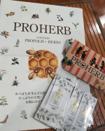 #岐阜アグリフーズ様の#プロハーブ化粧品@proherb_honey_cosmeの#化粧液 をモニプラ様のキャンペーンで体験させていただきました！化粧水と美容液がひとつになった、万能な…のInstagram画像