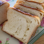 八天堂のとろける食パン🍞お試しさせていただきました😊『八天堂のとろける食パンは、生地にマーガリンや発酵バターを幾重にも折り込み、手間ひまをかけて作り上げた贅沢な一品。』…のInstagram画像
