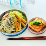 #lunch Food tastes better in just a bowl than on my own pottery:).今日のランチは久しぶりに和にしてみました〜。「ベイビ…のInstagram画像