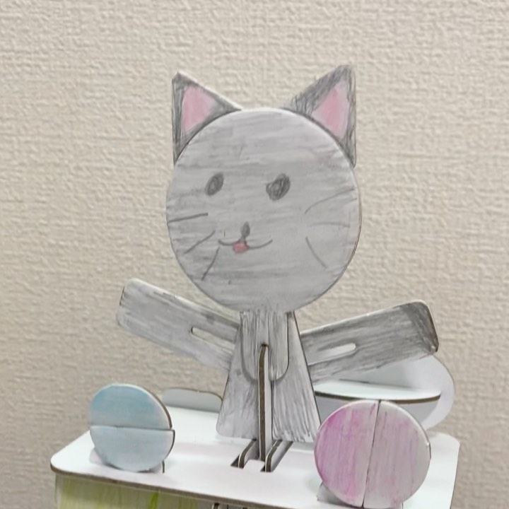 口コミ投稿：オモチャで遊んでる猫を作った長女♡夏休みの自由研究にもってこいの『からくりのタネ…