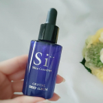 気になっていた、シリカ配合美容液【クリスタルディープセラム】を使ってみました♥️シリカ水など飲むことはあっても、美容液は初めてかも✨ハリウッドセレブもスキンケアに取り入れている美のミネ…のInstagram画像