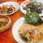 キンレイの「お水がいらない 横浜家系ラーメン」を食べました💕💕お汁までしっかり凍っているから、そのままポンっとお鍋でとかせば、簡単に本場人気店のラーメンの出来上がり😆😆 横浜家系ラ…のInstagram画像