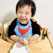 「おにぎり美味しいね」▶ごはん彩々「お米を食べている笑顔写真」募集！の投稿画像