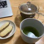宇治田原製茶場さんのこいまろ茶。きれいな緑色でまろやかな味わい。甘さもあって美味しいです。こんなに色がしっかり出てるのに苦味のないお茶は初めてかも✨沸騰したお湯を注いで45…のInstagram画像
