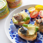サバサンド﻿食べたことありますか？﻿私ないんですよね、、、﻿調べてみたら塩サバそのまま食パンに野菜と挟むとか、、、結構、凄いなとビビってます😂👈﻿﻿﻿簡単にバゲットにサバの缶詰…のInstagram画像