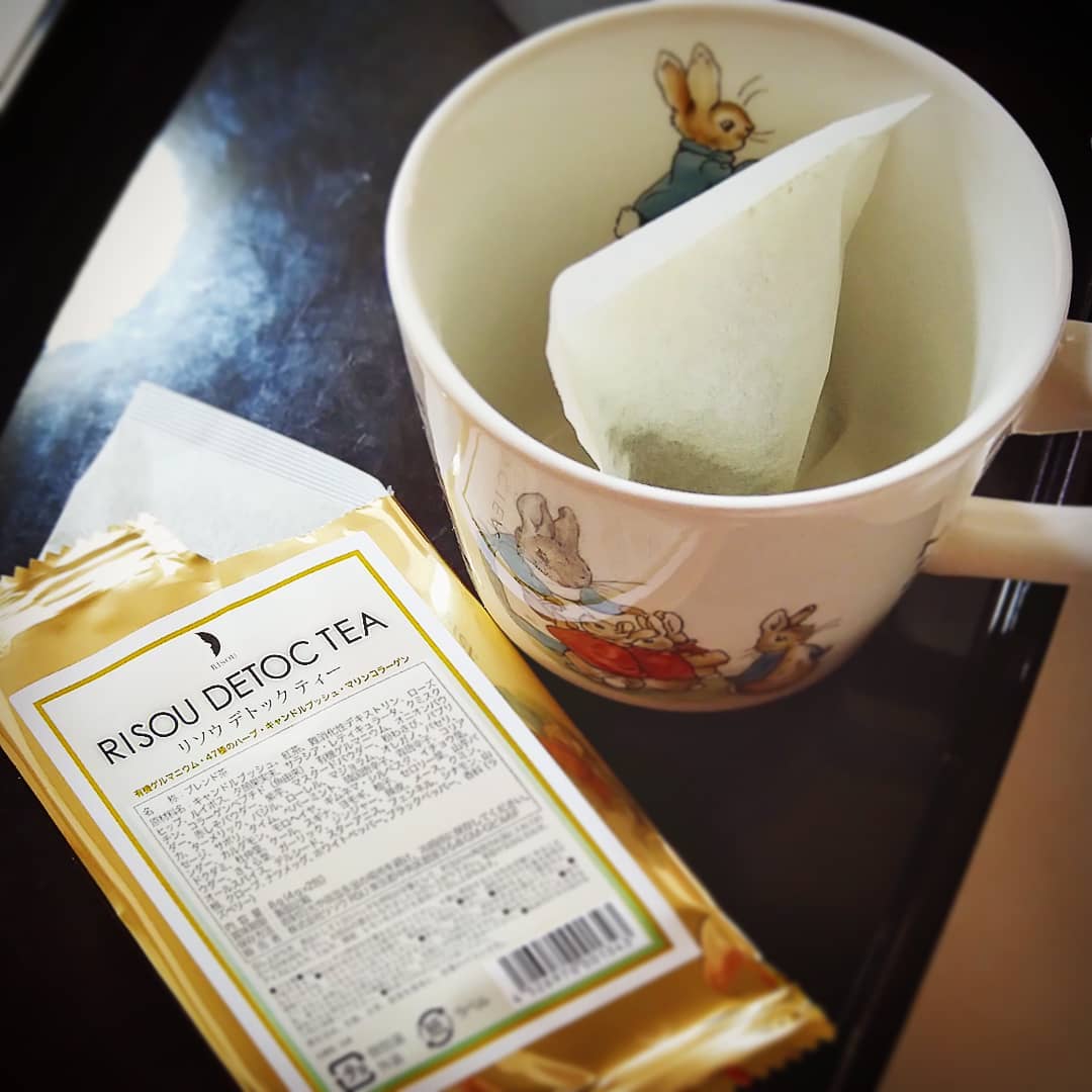 口コミ投稿：初めて飲んだ美容茶のご紹介です。7種類の美容成分と47種類の厳選されたハーブが体の…