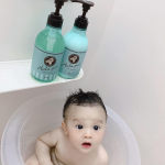 ❁@hulacosme_official のフラガールシャンプー＆トリートメント🌺・優しくて甘い香りがお気に入りで母 愛用中のヘアケアアイテムの1つです💁‍♀️✨・パサパサ…のInstagram画像