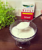 .フィンランドで人気の伸びる発酵乳「ホームメイド・ヴィーリ」お試しさせて頂きました♪.粉末タイプで1箱に10パック入ってます。.作り方は牛乳(1ℓ)パックにその…のInstagram画像