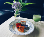 8月6日（木）おやつ✧ᴴᴱᴸᴸᴼ✧おやつは、ファットウイッチベーカリーの和風ブラウニーと抹茶ラテ🍵きな粉風味が美味しかった❁¨̮ずーっとすっきりしない天気🤔いつになったら晴れるのか…のInstagram画像