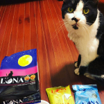 ♪ペットライン株式会社様のLUNA　～ルナ～　キャットフード/成猫用総合栄養食わお試しさせて頂きました❤️前からパッケージが素敵でとても気になっていたお品✨✨今回、お試しさせて頂い…のInstagram画像