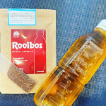 暑い夏は　#水分補給 が必須！ペットボトルを持ち運んでいますが、毎回買うとお金がかかる。。。ということで、オーガニック・プレミアム・ルイボスティーのペットボトル用を最近愛飲しています。…のInstagram画像