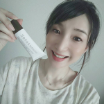 明るい肌色は、表情をイキイキ、若々しく見せてくれますね✨【ヴィーナス リフレクション】は、光を操るかのようなレフ板ファンデ！光のヴェールで、肌の凹凸をなめらかにしてくれます…のInstagram画像