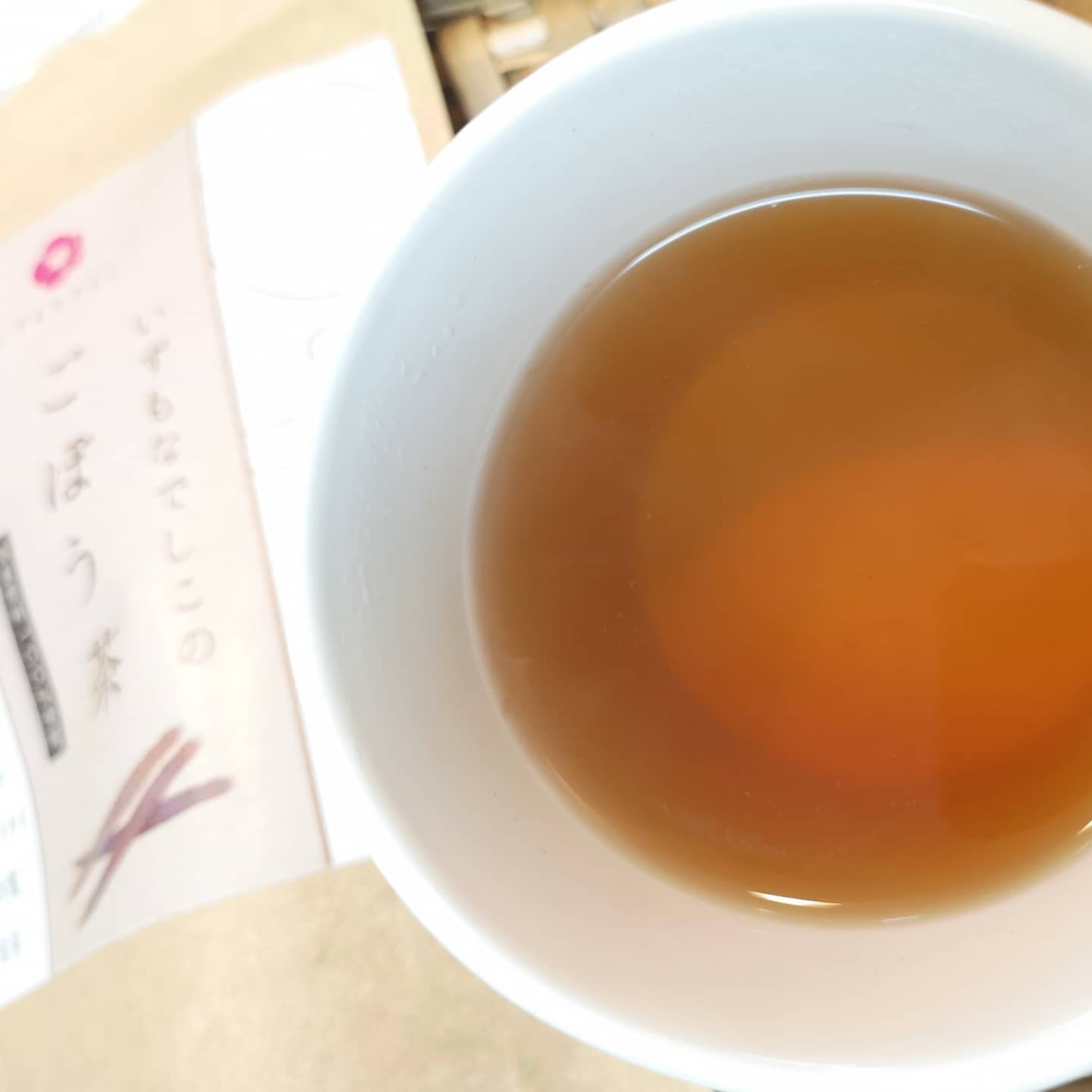口コミ投稿：いずもなでしこのごぼう茶のご紹介です。原材料名ゴボウ（国産）、ハトムギ、有機緑…
