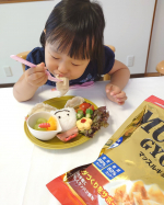 今日のお昼ごはんは株式会社信栄食品さんの「マッスルギョーザ」🥟🥟..国産原料使用なので子供にも安心して食べさせられます☺️👌..焼いても茹でてもいいのですが、水餃子にす…のInstagram画像