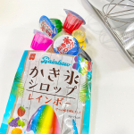 レインボーのかわいいかき氷やカラフルスイーツが手軽に作れちゃうレインボーかき氷シロップ🌈✨子供と一緒に簡単なおやつ作りをしました🌱共立食品のレインボーかき氷シロップは簡単に色づけできて、ポーショ…のInstagram画像