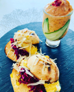 #summervibes #tbt #lunch ＊Egg and Cornbread Sliders with shredded cheese🍔　＊Frozen fruits gazpach…のInstagram画像
