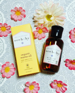 最近使ってるコレ❤️neobabyオーガニックママオイル🤱とーっても良い香り(柑橘系)のオイルで二の腕や太ももをマッサージしてます😍産後、体型が崩れたままだし、肌質も変わった気がし…のInstagram画像