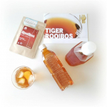 TIGER プレミアムルイボスティーペットボトル用ペットボトルの水を少し減らし、ティーバッグを差し込み、キャップを閉めて冷蔵庫へ。約6時間後、本格的なルイボスティーの出来上…のInstagram画像