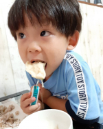 今日も雨すごかったー☂️疲れて夜ご飯作る気になれんかったので 冷凍餃子様お世話になります。笑焼く気にもなれんくて中華スープに餃子入れたwそしてあたしはクッパにしました。笑…のInstagram画像