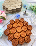 *****またまた新しい型を入手してしまった💦ノルディックウェアのハニーコンボプルアパート🍯🐝*これを使うにはこのケーキしかない‼️ということではちみつレモンケーキ…のInstagram画像